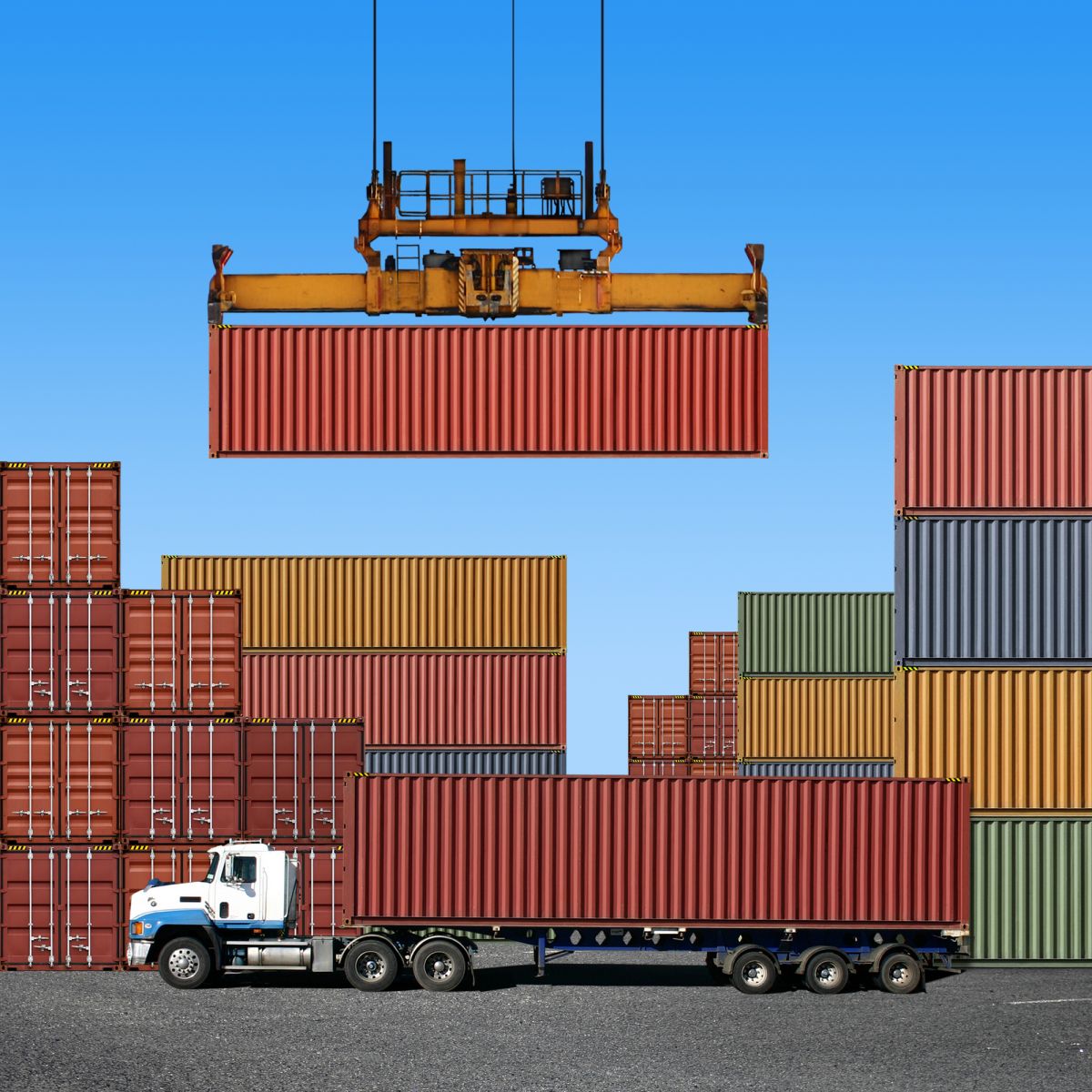 Будь-яка імпортна операція, як правило, складається з двох частин: доставки вантажу і його страхування і так званої «   розмитнення   »