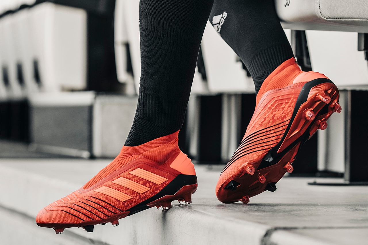 Технічні характеристики бутс схожі на Adidas Predator 18