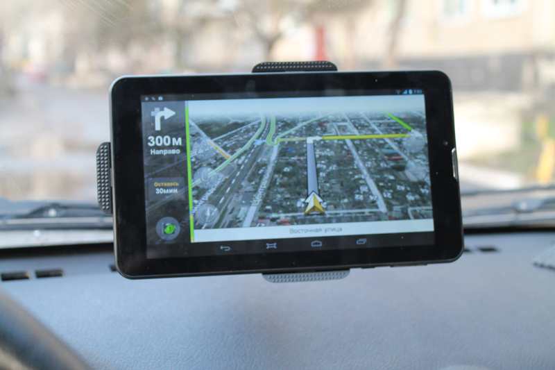 Прийшов час коли GPS-навігатора мало, а вбудовані мультимедійні головешки занадто дорогі