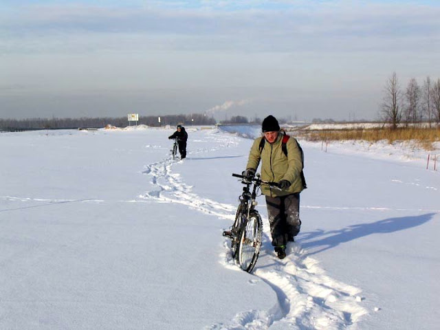 Якщо ви катаєтеся на лижах, то напевно маєте уявлення про те, як одягатися для активних занять на вулиці взимку