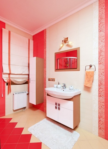 Гостьова ванна кімната може бути виконана як в загальній стилістиці будинку, так і зовсім інакше